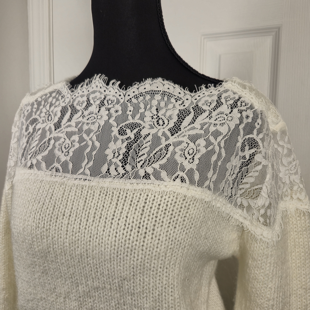 Raissa Ivory White Lace Yoke Knit Cropped Sweater Cottagecore Coquette Size M - Picture 4 of 9